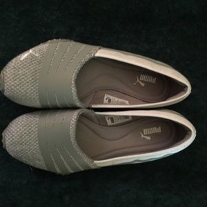 Puma Gray and white slide ons